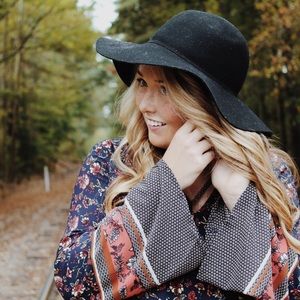 Meet your Posher, Olivia